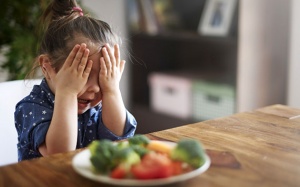 Bí quyết kích thích trẻ ăn rau củ ngon miệng