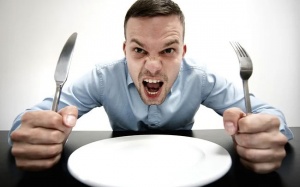 Tại sao chúng ta dễ cáu gắt khi đói?