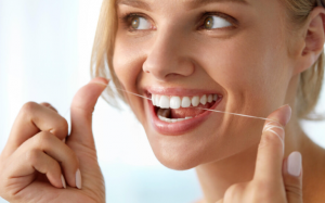 Bất ngờ với những lợi ích của chỉ nha khoa