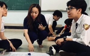 Cùng chuyên gia dạy con cách xử trí vết thương khi bị té ngã