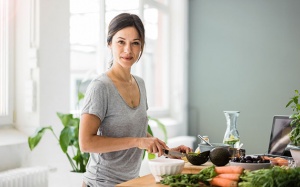 Dinh dưỡng cho phụ nữ tuổi mãn kinh