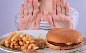 Mẹo đẩy lùi cơn thèm ăn một cách tự nhiên