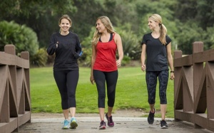 Cách tập thể dục khi 'đến tháng'