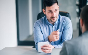 Tử vi thứ Sáu (26/8/2022): Bọ Cạp nên cố gắng lắng nghe người khác