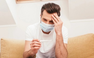 Mỹ: Nghi vấn tái dương tính với COVID-19 sau dùng thuốc kháng virus