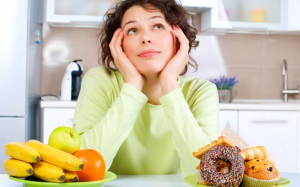 Tóc rụng nhiều hãy hạn chế thực phẩm này