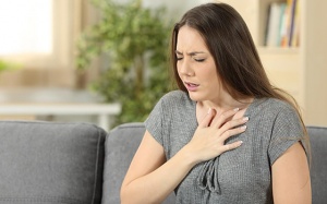 Đau ngực khó thở - Dấu hiệu cảnh báo bệnh lý tim mạch nguy hiểm
