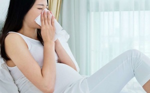 Những bệnh phụ nữ mang thai cần đề phòng lúc giao mùa