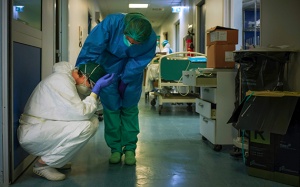 WHO cảnh báo Châu Âu về 'quả bom hẹn giờ' do thiếu nhân viên y tế trầm trọng