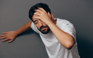 Cẩn trọng với dấu hiệu hoa mắt, chóng mặt