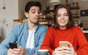 Tử vi thứ Sáu (23/9/2022): Song Ngư không nên tỏ ra quá tò mò, tọc mạch