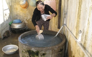 Cách xử lý nước sinh hoạt phòng bệnh tiêu hóa trong mùa mưa bão