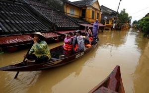 Làm thế nào để phòng dịch bệnh trong mùa mưa bão, lũ lụt?