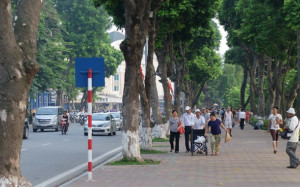 Bắc Bộ nhiều mây, Nam Bộ có mưa rào và dông vào chiều tối