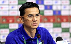 HAGL tụt dốc, bầu Đức sẵn sàng “nhường” HLV Kiatisak cho VFF