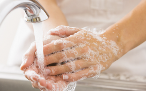 Rửa tay quá nhiều: Lợi bất cập hại! 