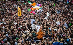 Cách bảo vệ bản thân trước các sự kiện tập trung đông người