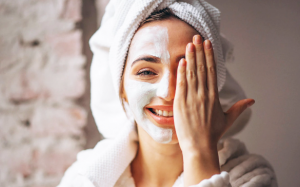 Mẹo trẻ hóa làn da khi sang Đông