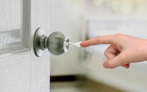 Làm thế nào để giảm hiện tượng tĩnh điện vào mùa Đông?  