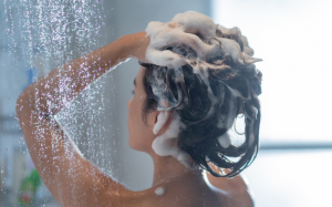 Bạn nên gội đầu bao nhiêu lần một tuần?