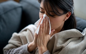 Cách xử trí khi bị sổ mũi trong tiết trời ẩm ương