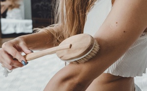 Bạn đã biết cách chải da khô để có làn da đẹp hơn?