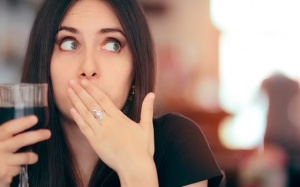 Tôi phải làm sao để cải thiện hiện tượng nấc mạn tính?