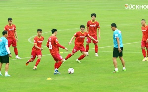 Chùm ảnh ĐT Việt Nam tập buổi đầu chuẩn bị cho trận gặp Dortmund