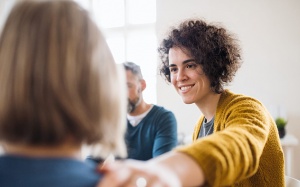 Tử vi thứ Tư (30/11/2022): Thiên Bình sẽ được mọi người xung quanh giúp đỡ