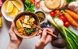 Đi tìm chế độ ăn phù hợp với người bệnh vảy nến