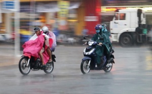 Trung Bộ mưa lớn, Bắc Bộ chìm trong giá rét