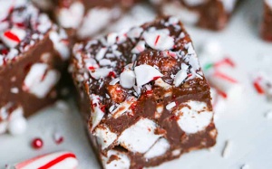 Thử ngay công thức kẹo chocolate ngọt ngào mùa Giáng sinh