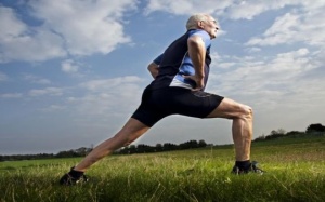 Vận động ngoài trời – thói quen tốt lành khi tuổi già