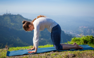 3 bước đơn giản với tư thế cat-cow giúp bảo vệ cột sống