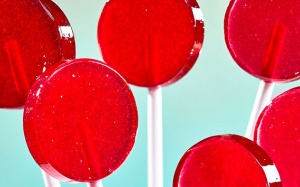 Phẩm màu đỏ có nguy cơ gây viêm ruột mạn tính