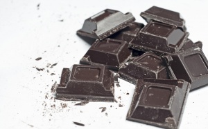 Nghiên cứu mới: Người cao tuổi ăn chocolate giảm nguy cơ mắc bệnh tim mạch