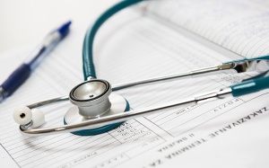 Kỳ tích nối liền cẳng chân đứt lìa sau một tuần 'nuôi' ở chân lành