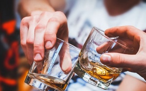 Cẩn trọng với nguy cơ ngộ độc rượu