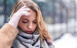 Vì sao bạn dễ đau đầu vào mùa Đông?