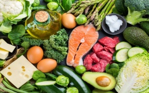 Chế độ ăn low-carb giúp giảm lượng đường trong máu ở người bị tiền tiểu đường