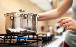 Nguy cơ mắc hen suyễn và trở nặng khi dùng bếp gas