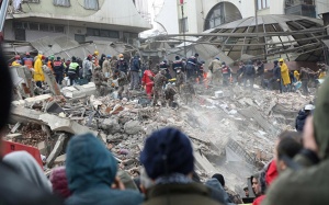 Xúc động khoảnh khắc giải cứu các em bé sau trận động đất ở Thổ Nhĩ Kỳ