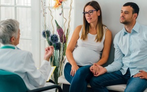 Nam giới uống rượu ảnh hưởng đến làm thụ tinh trong ống nghiệm