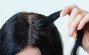 Cách chăm sóc mái tóc dần điểm bạc