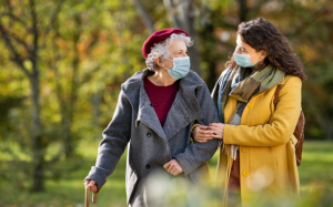 Bảo vệ phổi cho người cao tuổi trong mùa Xuân