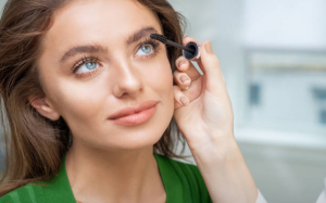 Mẹo kích thích lông mi dài nhanh tự nhiên