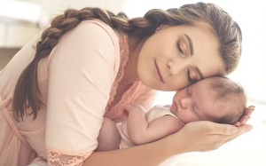 Phụ nữ sinh con đầu lòng sớm có nguy cơ đau tim, đột quỵ cao hơn