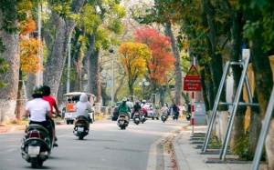 Bắc Bộ mưa phùn vài nơi, Nam Bộ nắng nóng