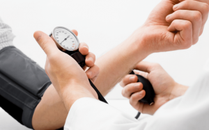 Tăng huyết áp ảnh hưởng đến não và thận thế nào?