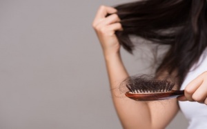 Nguyên nhân gây rụng tóc ở thanh thiếu niên